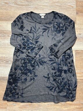 Christopher & Banks Heathered Gray Floral Scoop Neck Top